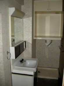 タッチレス水栓の洗面化粧台でラクラク